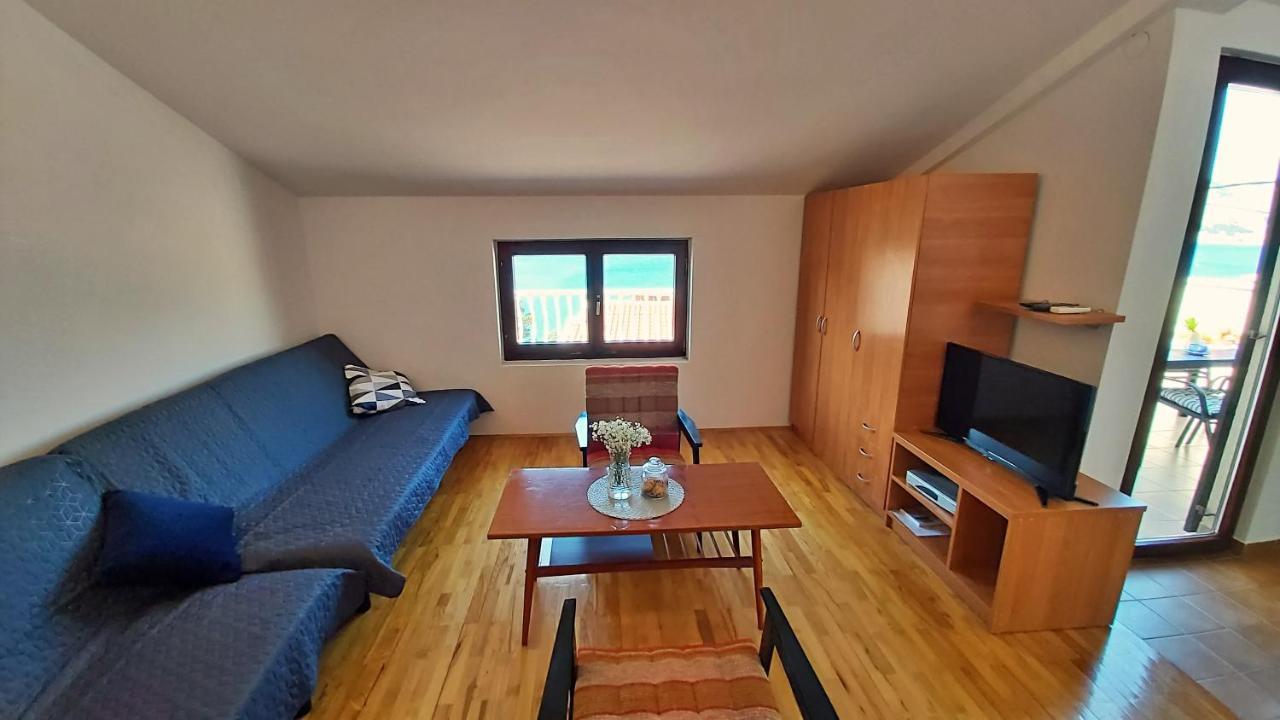 Apartment Roscic Omis Exterior photo