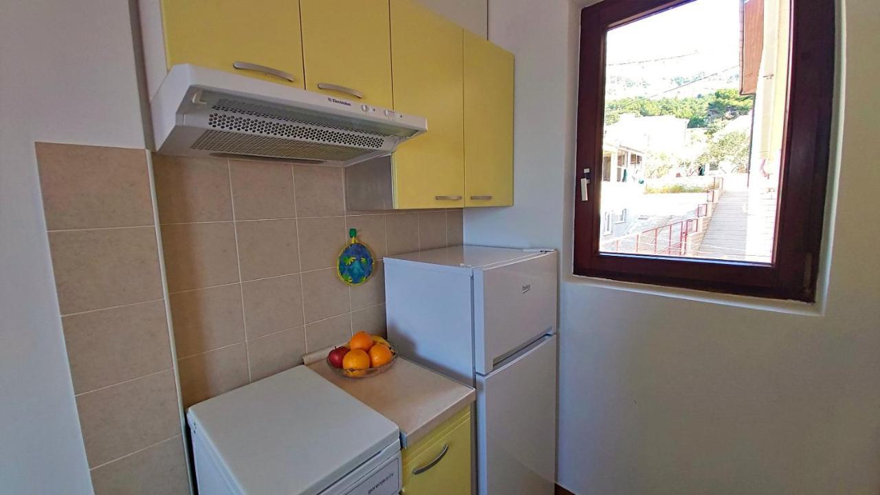 Apartment Roscic Omis Exterior photo